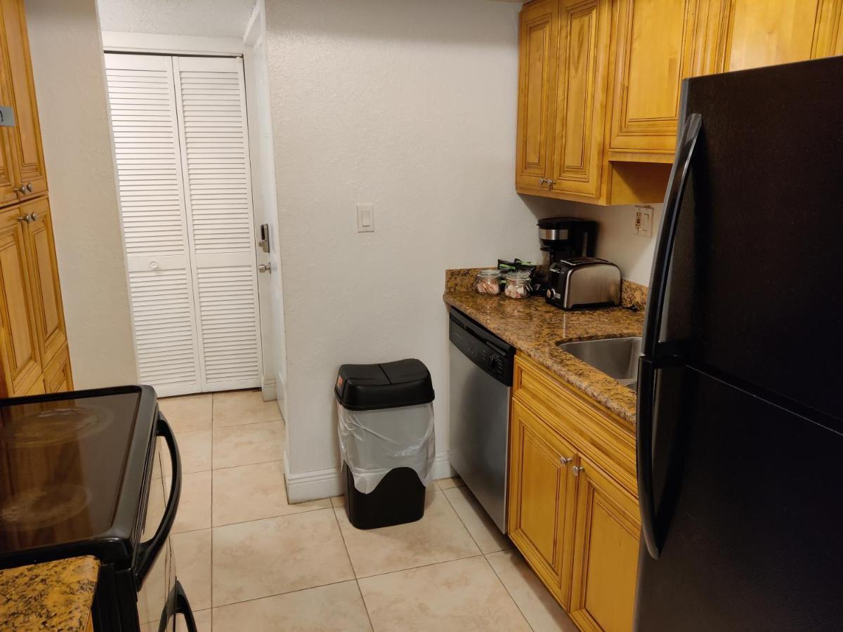 Centauri Vacation Rentals Beautiful 2-Bedroom Condo, Near All Orlando Attractions, Free Parking & Wi-Fi, King Bed מראה חיצוני תמונה