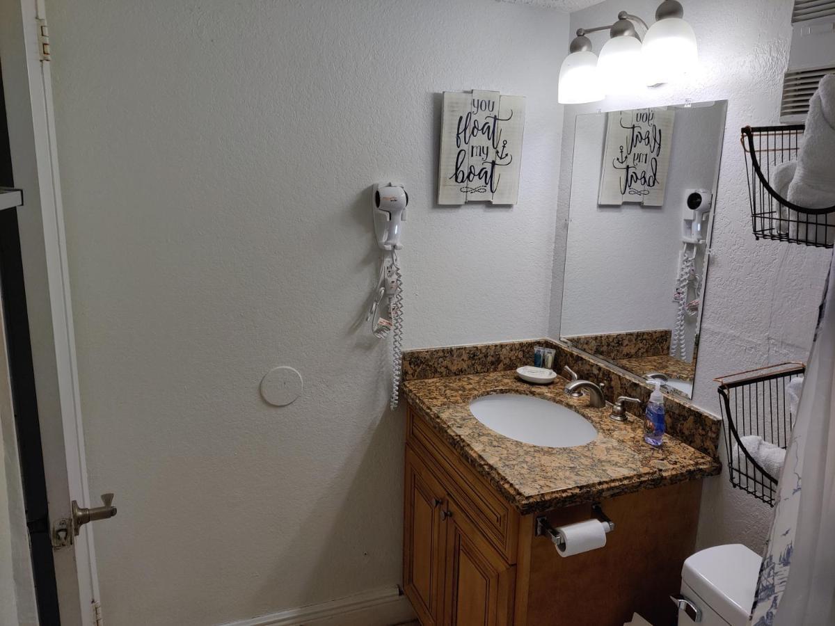 Centauri Vacation Rentals Beautiful 2-Bedroom Condo, Near All Orlando Attractions, Free Parking & Wi-Fi, King Bed מראה חיצוני תמונה